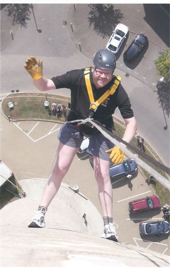 Alistair Abseils for Wellidog